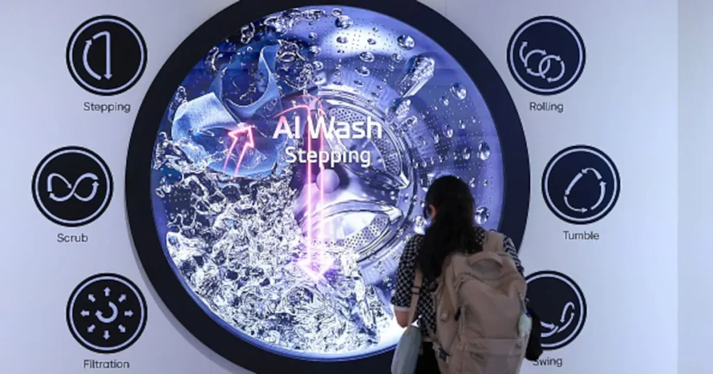 Executivos corporativos olhando para gráficos de IA e ações em queda, representando o conceito de 'AI washing' em demissões.