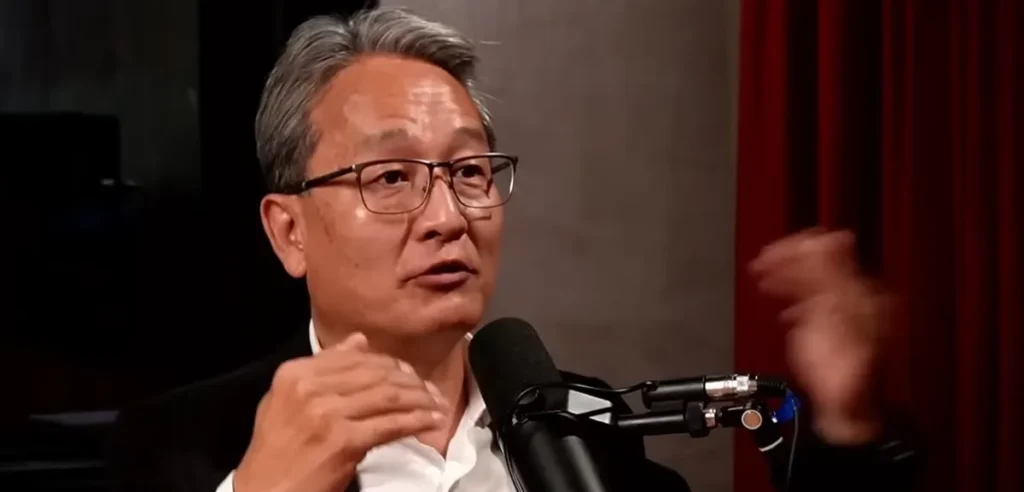 Economista José Kobori alerta para risco de crise global devido à bolha da inteligência artificial.